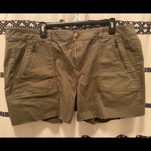 Army green plus size American eagle cut off shorts